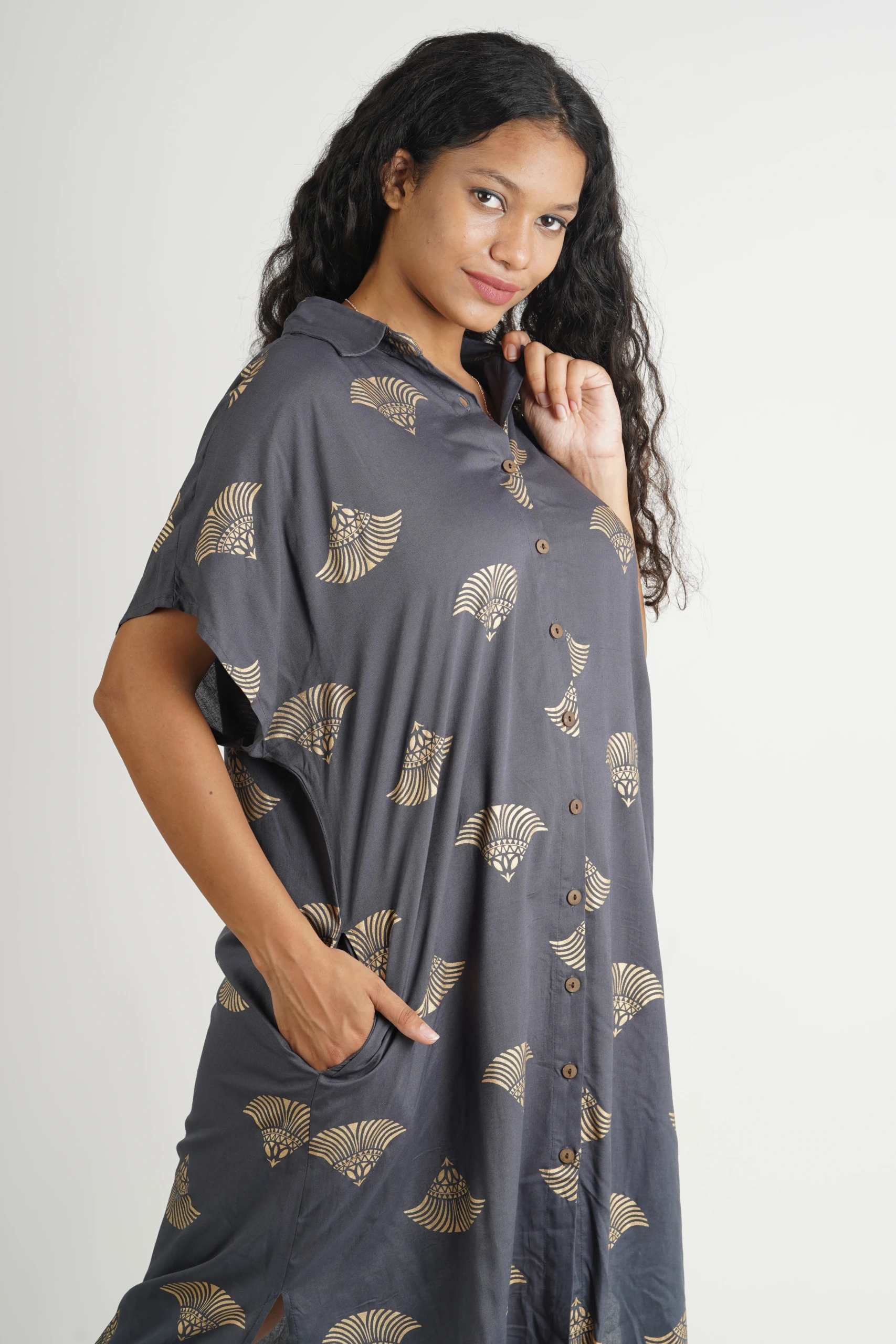 Sara Mid Dress In Gold Print
